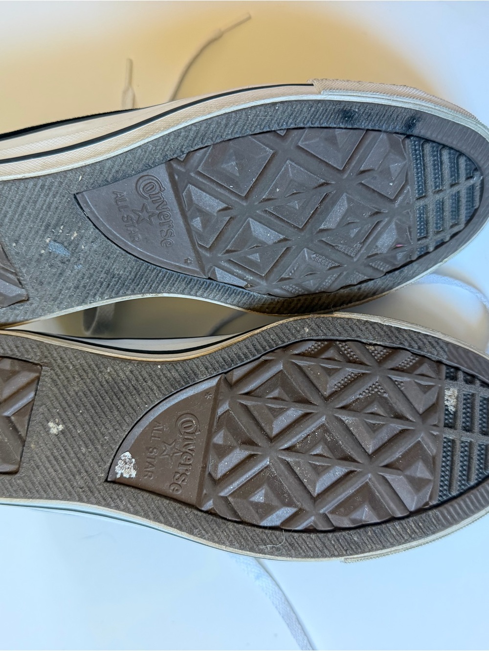 Like NEW! Converse Chuck Taylor All Star High Top - Picture 7 of 8